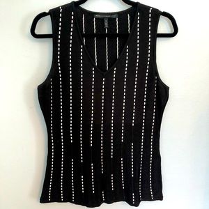 Slim fit sleeveless knit top